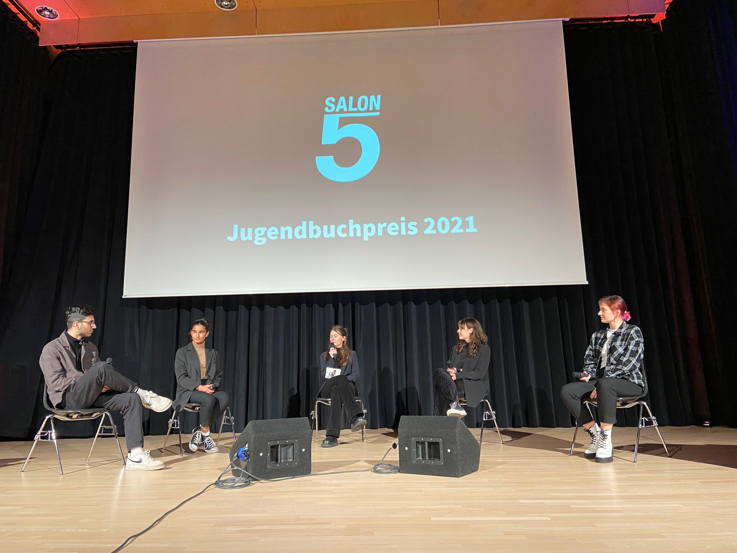 Salon5 Jugendbuchjury bei der Preisverleihung 2021 in Bottrop, Foto: Salon5